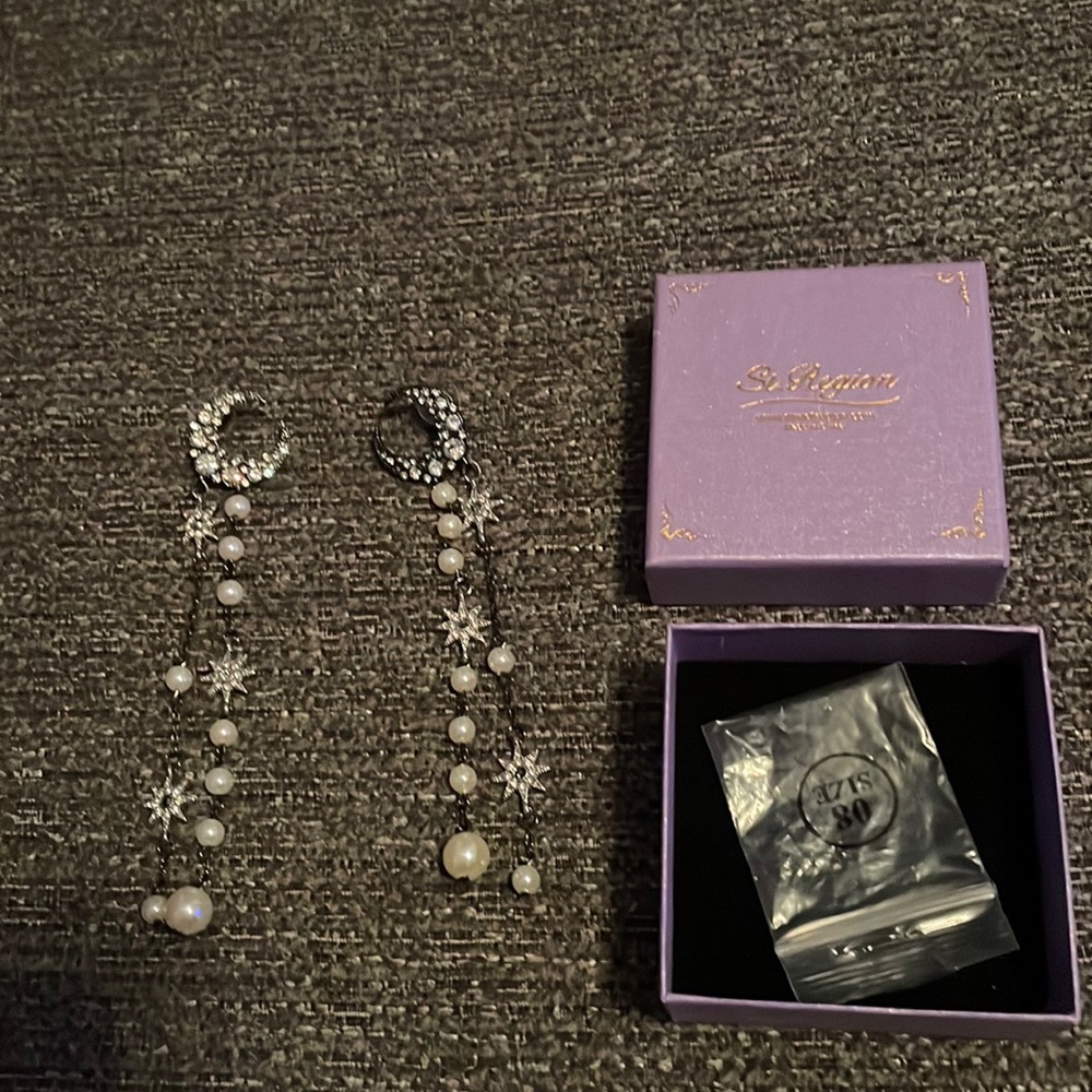 Clear crystal Crescent moon dangle pierced earrings